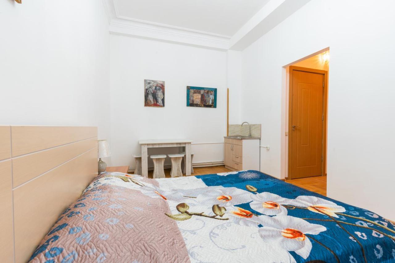 Center 4 You Otel Tiflis Dış mekan fotoğraf