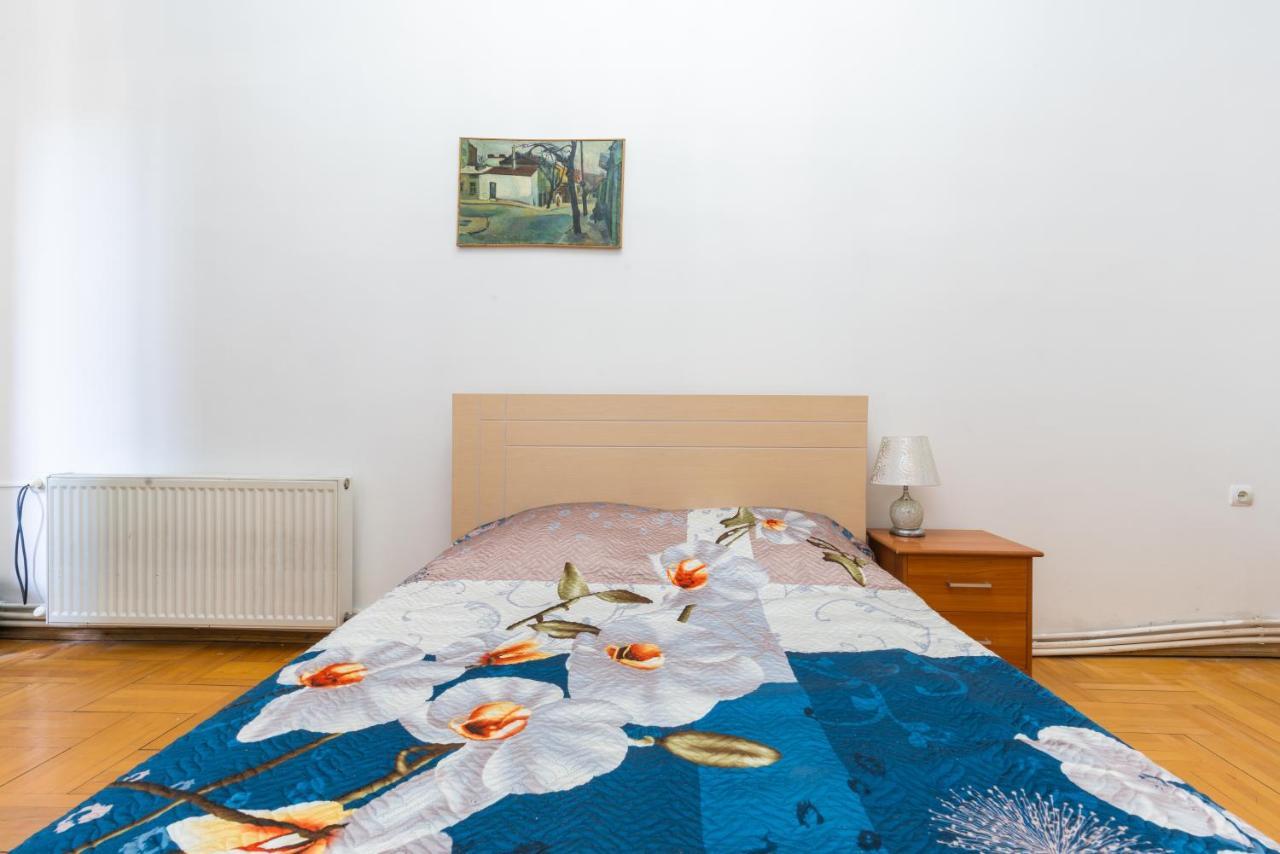 Center 4 You Otel Tiflis Dış mekan fotoğraf